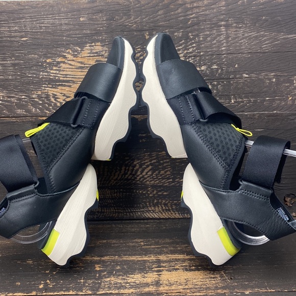 Sorel Kinetic Impact Sandals Size 10 - Picture 3 of 10